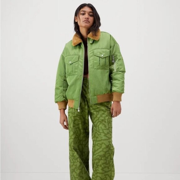 Nike Air Jordan Renegade Women's Jacket - Picture 3 of 16